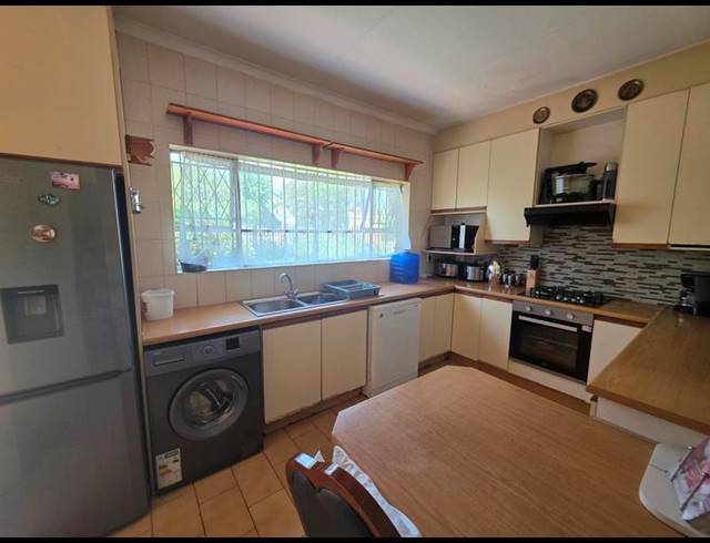 3 BEDROOM HOUSE FOR SALE IN FREEWAY PARK